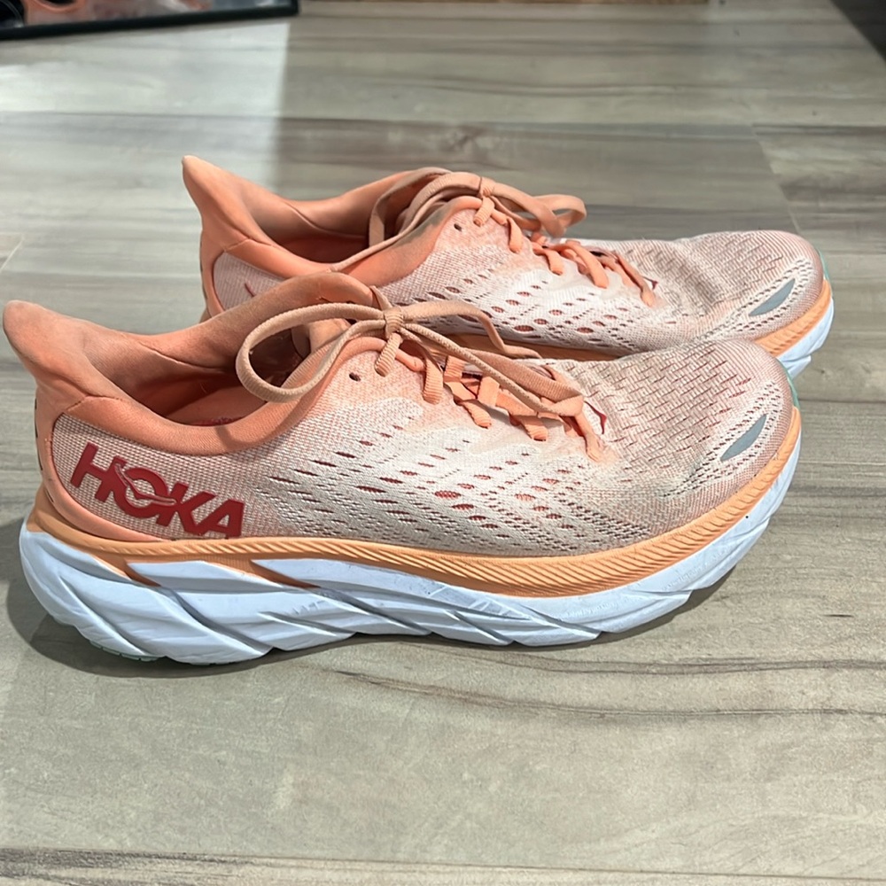 HOKA CLIFTON 8 SIZE 8 WOMENS